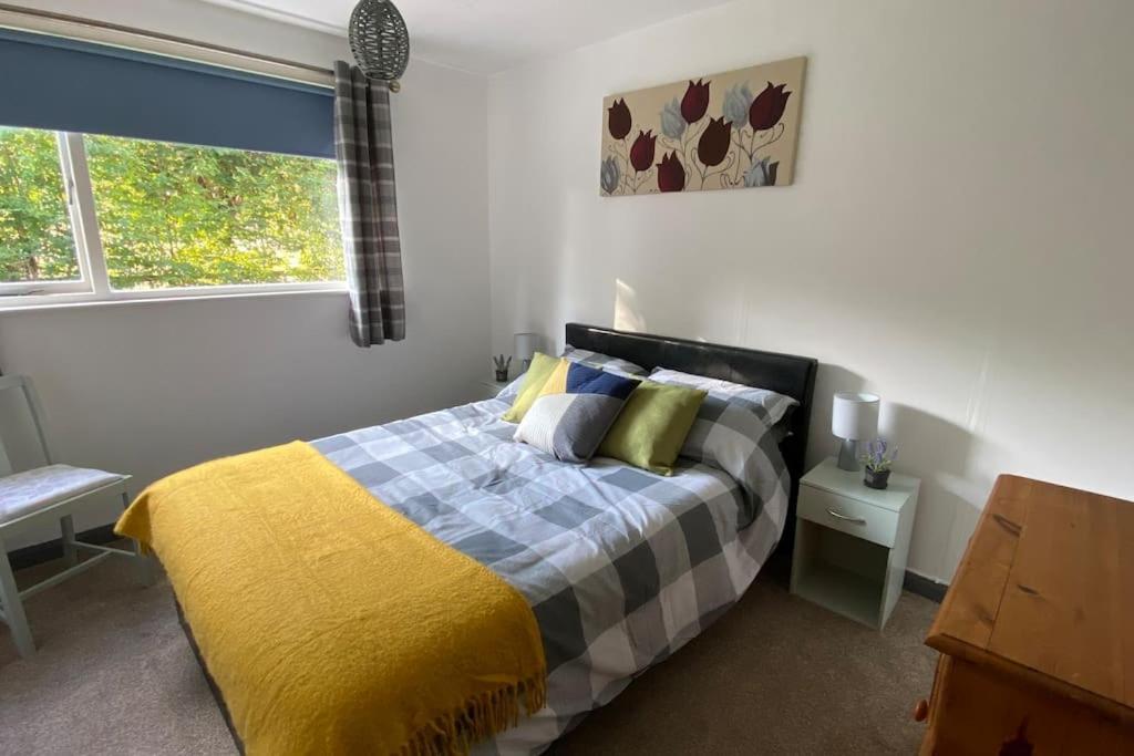 Cheerful 3 Bedroom Bungalow With Indoor Fire Place Gloucester Extérieur photo
