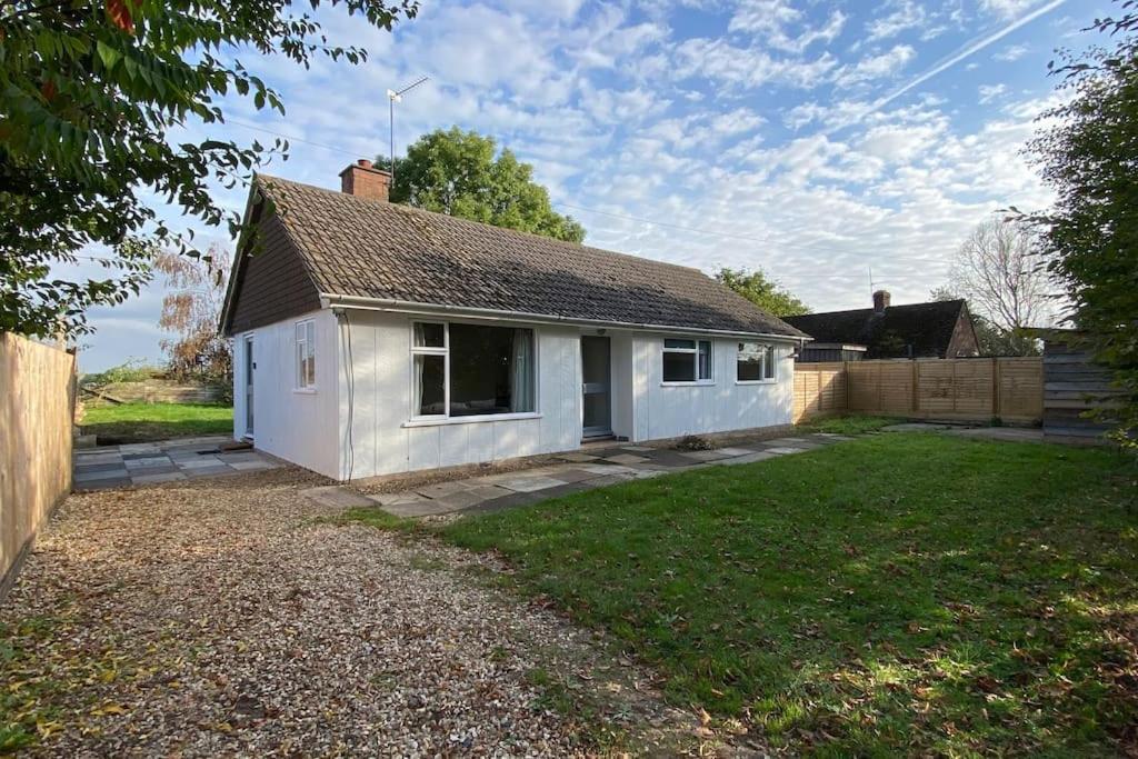 Cheerful 3 Bedroom Bungalow With Indoor Fire Place Gloucester Extérieur photo